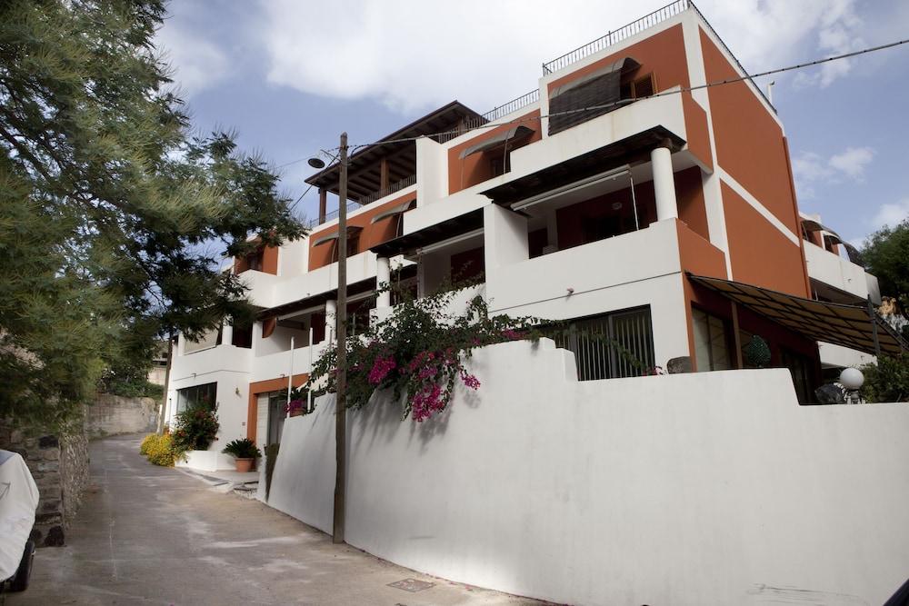 Residence Hotel Baia Portinenti Đảo Lipari Ngoại thất bức ảnh