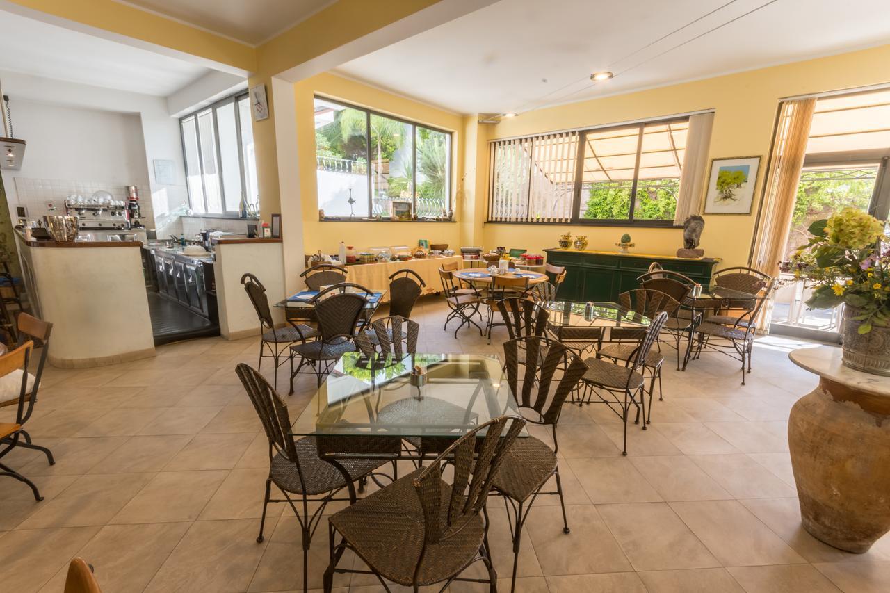 Residence Hotel Baia Portinenti Đảo Lipari Ngoại thất bức ảnh