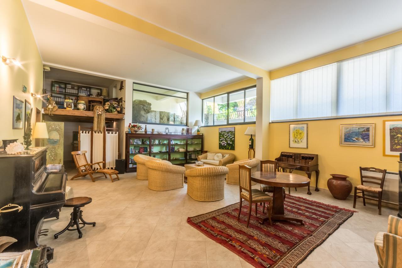 Residence Hotel Baia Portinenti Đảo Lipari Ngoại thất bức ảnh